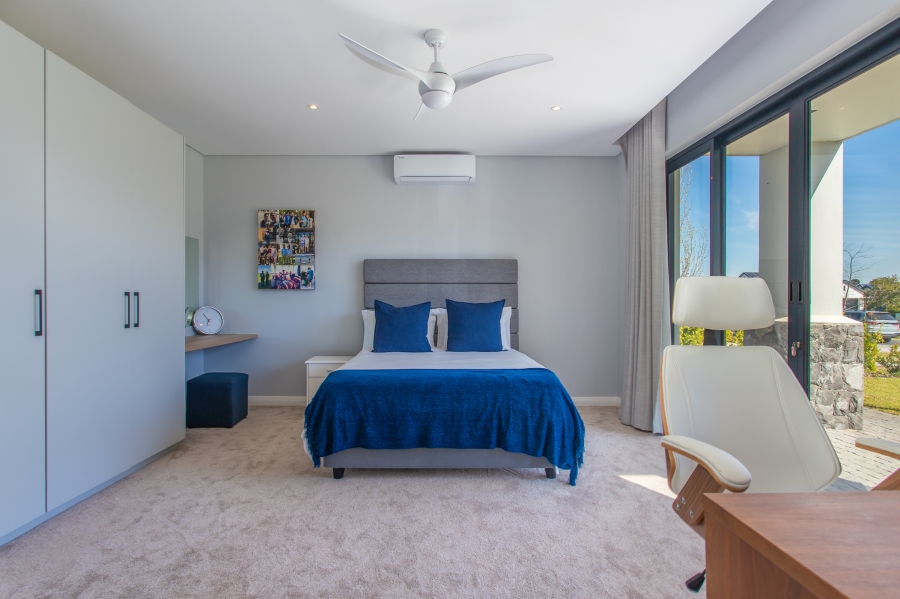 5 Bedroom Property for Sale in Val De Vie Estate Western Cape